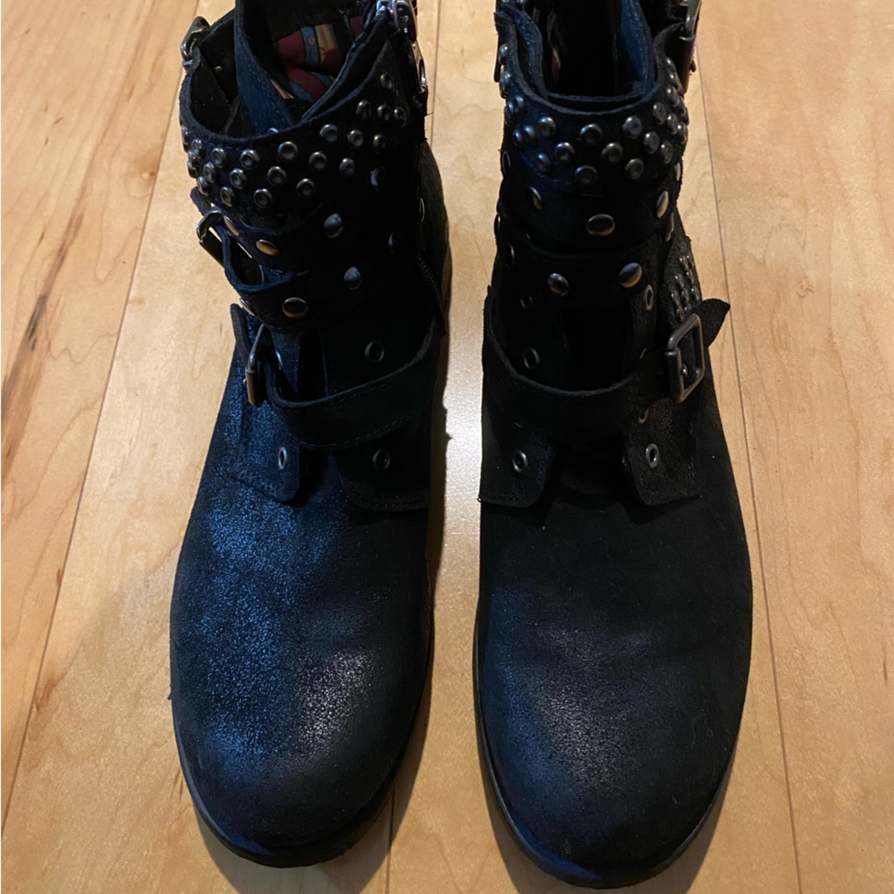 Felmini Boots - Picture 2 of 7